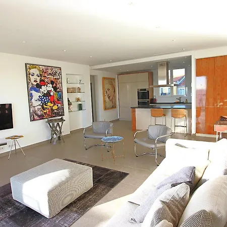 130 M3 With 3 En-suite Bedrooms And Exceptional Sea View