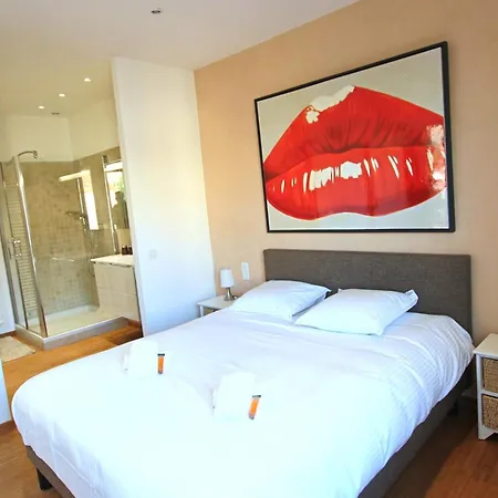 130 M3 With 3 En-suite Bedrooms And Exceptional Sea View Apartment